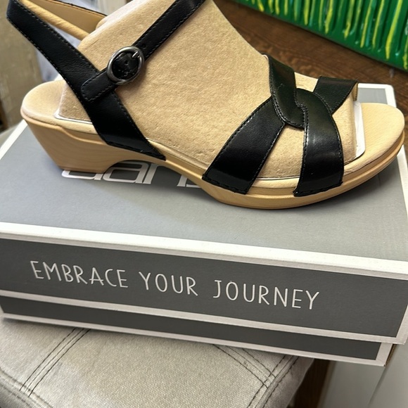 Dansko Karmen Burnished Sandal Calf Black Multiple sizes - Picture 3 of 5